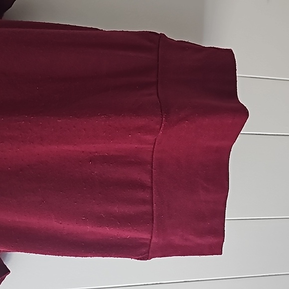 Maroon top - Picture 2 of 4